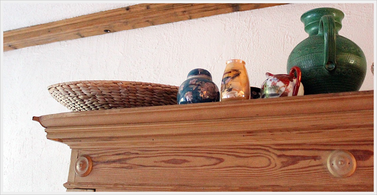 deko-auf-dem-schrank