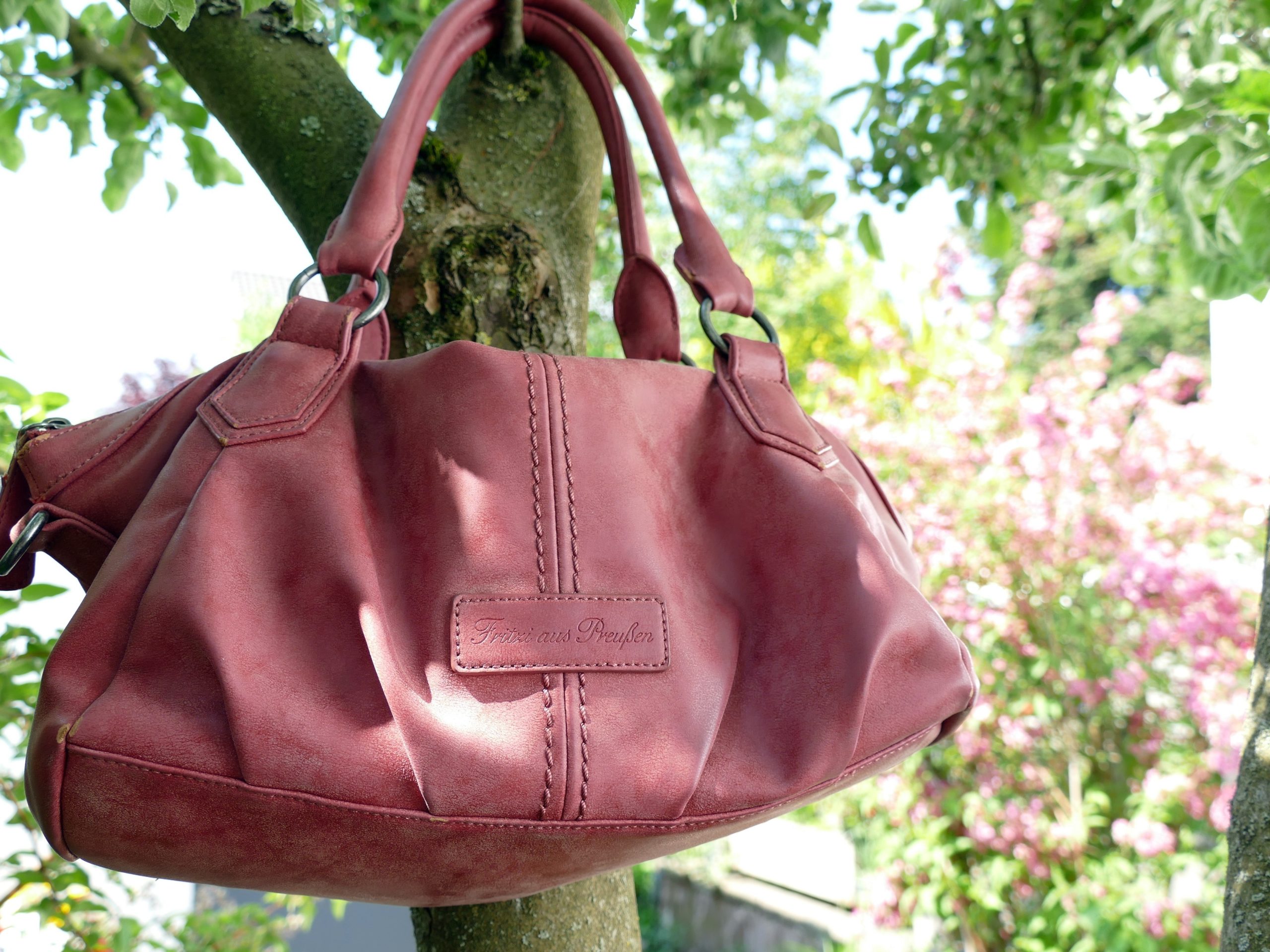 rote-kunstledertasche